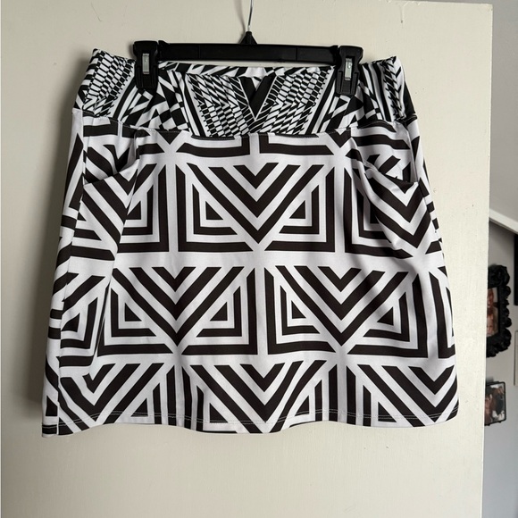 Allie Burke Dresses & Skirts - Black & White Geometric A-Line Skirt